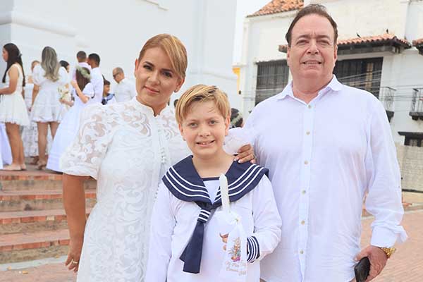 Guillermo Mario Gaberscik Pérez con sus papás Guillermo Mirko Gaberscik Sobrevilla y Diana Milena Pérez.