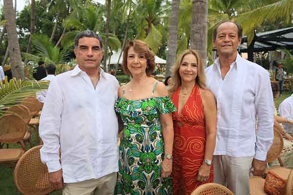 José Gregorio Sánchez, Silvia Rosa Vives, Patricia Vives y Jaime Solano.
