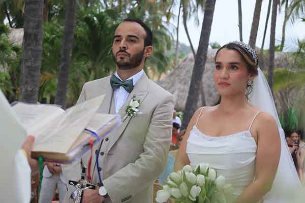 En la gráfica los recién casados, Alfredo Acevedo Ramos y Mariana Arango Méndez.