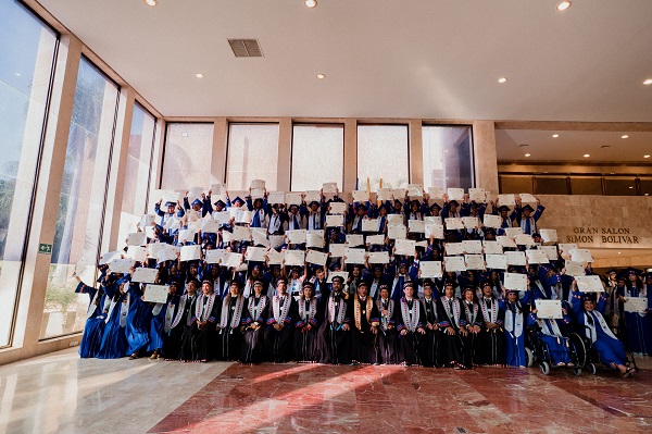 Directivos y graduados de los Programas de pregrado presencial de las Facultades de: Ciencias Básicas, Ciencias de la Salud, Ciencias de la Educación y Humanidades.