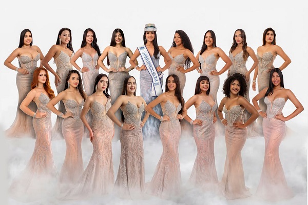 Las 17 candidatas a Capitana Distrital del Mar 2026 fueron presentadas oficialmente en el Teatro Santa Marta, dando inicio a la agenda previa de la Fiesta del Mar que este año acompañará la conmemoración de los 501 años de la ciudad. Foto Alcaldía 
