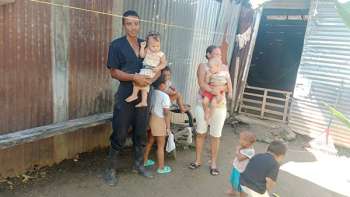 Esta es la humilde familia De La Torre Tejada que reside en el corregimiento de Orihueca, jurisdicción del municipio Zona Bananera, departamento de Magdalena