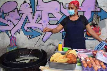 La arepa de huevo es uno de los fritos típicos de la región Caribe. 