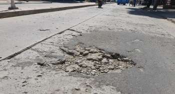 Calles deterioradas se ven en los diferentes sectores del Centro de Santa Marta lo que le da mal aspecto.