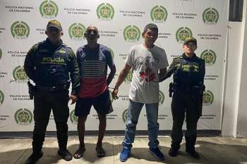 Jamit Alfonso Alvarez Hernandez y Ariel Enrique Polo Escalante capturados  junto a los agentes de la Policía Nacional de Colombia 