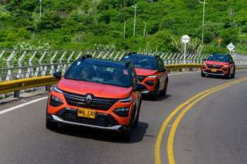 La caravana de los Kardian recorrió las calles de Santa Marta, deleitando a los samarios con su diseño vanguardista. 
