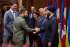 El presidente de Ucrania, Volodymyr Zelensky es recibido por el líder del Nuevo Partido Democrático, Jagmeet Singh en presencia del primer ministro de Canadá, Justin Trudeau.
